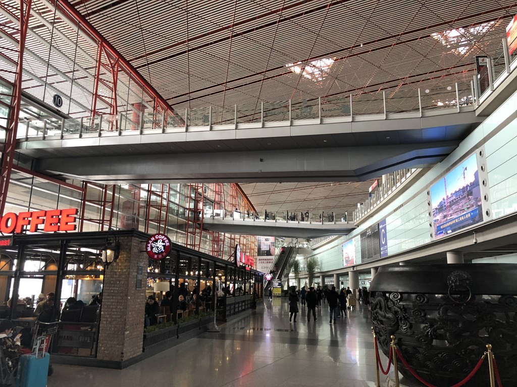 北京首都空港スノーボードトリップ